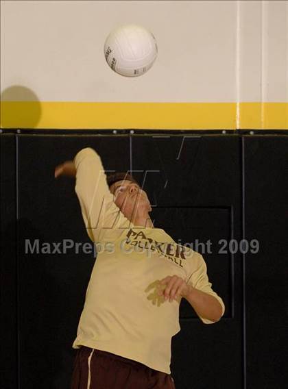 Thumbnail 2 in Laguna Beach vs. Parker (CIF SoCal D3 Final) photogallery.