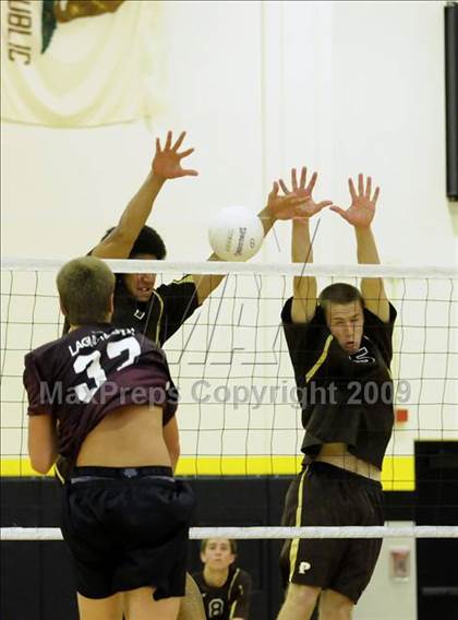 Thumbnail 3 in Laguna Beach vs. Parker (CIF SoCal D3 Final) photogallery.