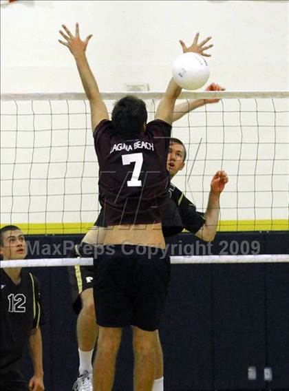 Thumbnail 2 in Laguna Beach vs. Parker (CIF SoCal D3 Final) photogallery.