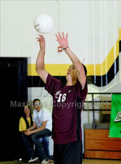 Thumbnail 1 in Laguna Beach vs. Parker (CIF SoCal D3 Final) photogallery.