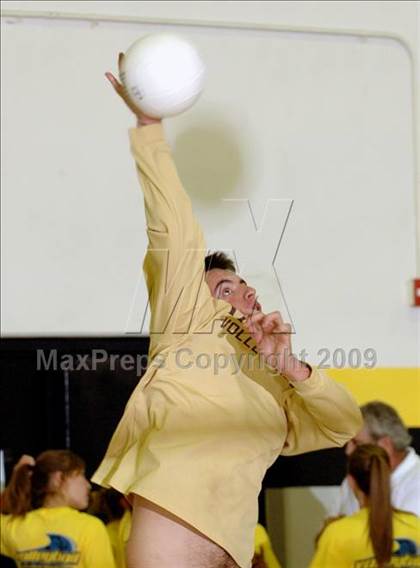 Thumbnail 3 in Laguna Beach vs. Parker (CIF SoCal D3 Final) photogallery.
