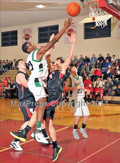 Thumbnail 2 in Long Island Lutheran vs. Farmingdale photogallery.