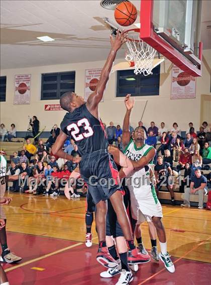 Thumbnail 2 in Long Island Lutheran vs. Farmingdale photogallery.