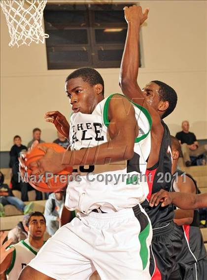 Thumbnail 1 in Long Island Lutheran vs. Farmingdale photogallery.