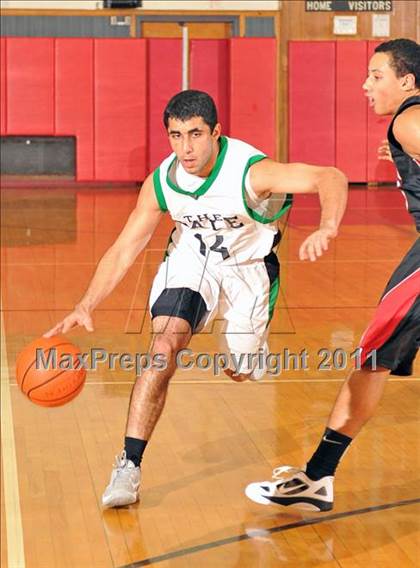 Thumbnail 2 in Long Island Lutheran vs. Farmingdale photogallery.