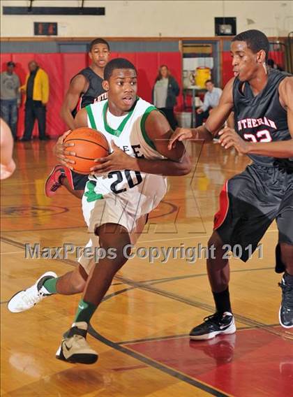 Thumbnail 2 in Long Island Lutheran vs. Farmingdale photogallery.