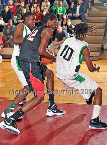 Thumbnail 3 in Long Island Lutheran vs. Farmingdale photogallery.