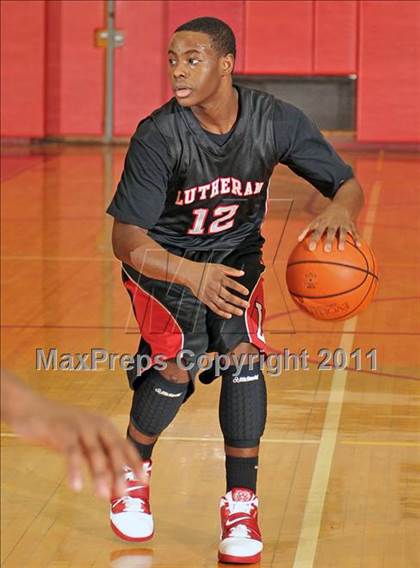 Thumbnail 2 in Long Island Lutheran vs. Farmingdale photogallery.