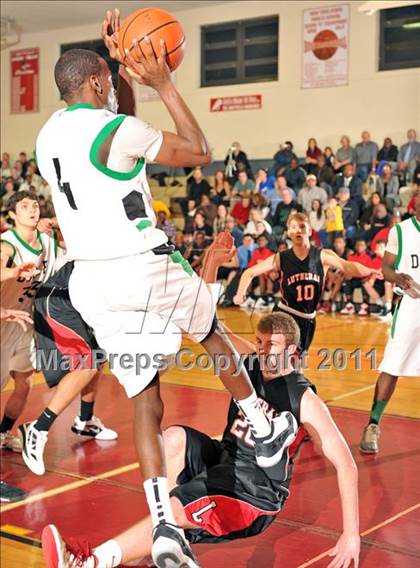 Thumbnail 2 in Long Island Lutheran vs. Farmingdale photogallery.
