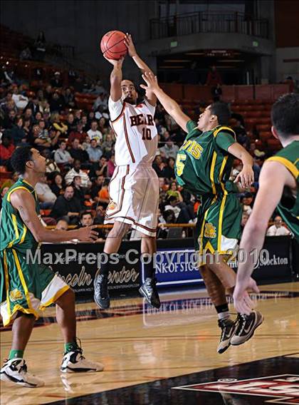 Thumbnail 2 in Grace Davis vs. Merced (CIF SJS D1 Playoffs) photogallery.