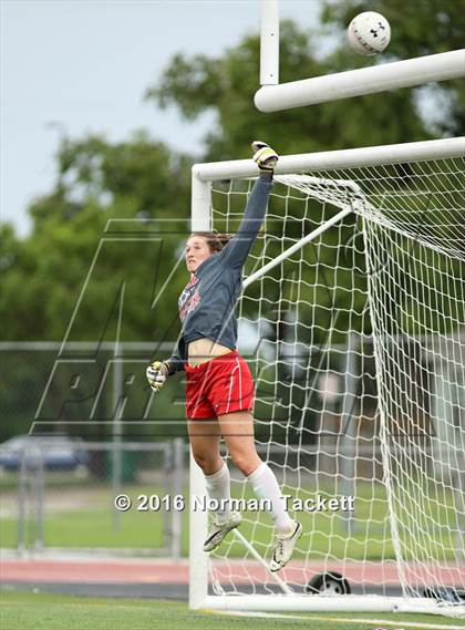 Thumbnail 1 in Aquinas vs Maize (KSHSAA 5A Semifinal) photogallery.