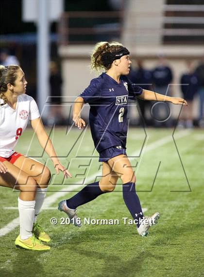 Thumbnail 2 in Aquinas vs Maize (KSHSAA 5A Semifinal) photogallery.