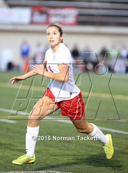 Thumbnail 2 in Aquinas vs Maize (KSHSAA 5A Semifinal) photogallery.