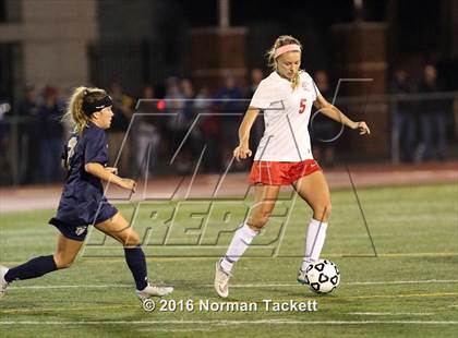 Thumbnail 1 in Aquinas vs Maize (KSHSAA 5A Semifinal) photogallery.