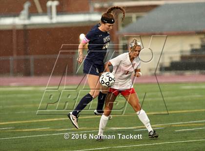 Thumbnail 2 in Aquinas vs Maize (KSHSAA 5A Semifinal) photogallery.