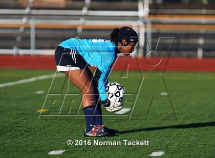 Thumbnail 3 in Aquinas vs Maize (KSHSAA 5A Semifinal) photogallery.