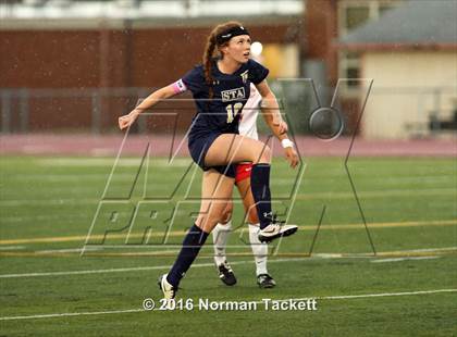 Thumbnail 2 in Aquinas vs Maize (KSHSAA 5A Semifinal) photogallery.