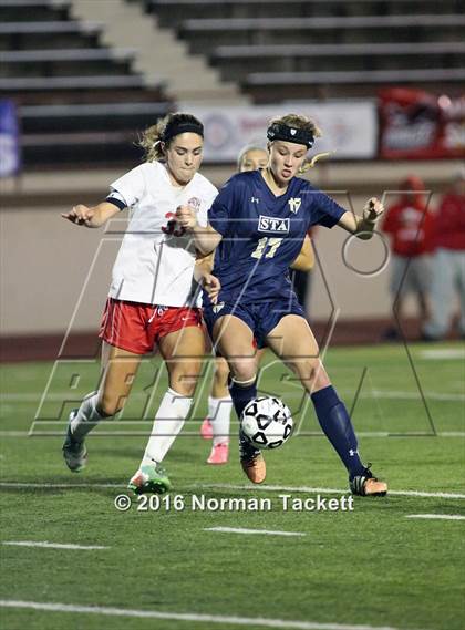 Thumbnail 1 in Aquinas vs Maize (KSHSAA 5A Semifinal) photogallery.