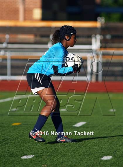 Thumbnail 1 in Aquinas vs Maize (KSHSAA 5A Semifinal) photogallery.