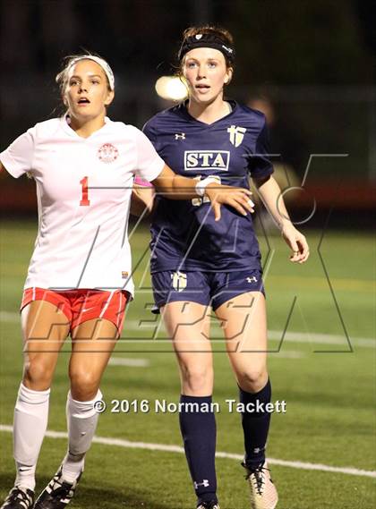 Thumbnail 2 in Aquinas vs Maize (KSHSAA 5A Semifinal) photogallery.
