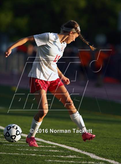 Thumbnail 1 in Aquinas vs Maize (KSHSAA 5A Semifinal) photogallery.