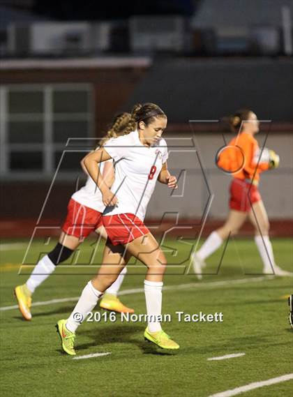 Thumbnail 2 in Aquinas vs Maize (KSHSAA 5A Semifinal) photogallery.