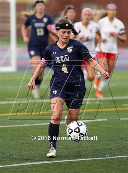 Thumbnail 2 in Aquinas vs Maize (KSHSAA 5A Semifinal) photogallery.