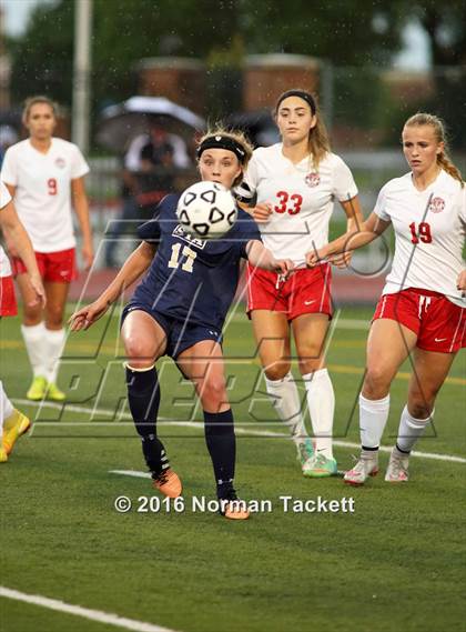 Thumbnail 1 in Aquinas vs Maize (KSHSAA 5A Semifinal) photogallery.