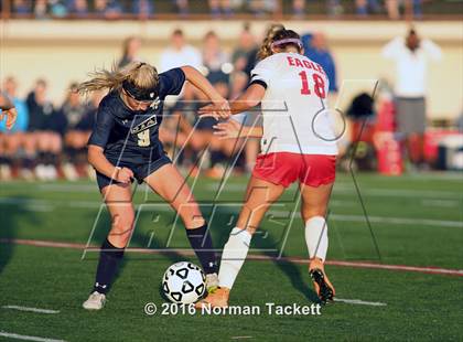Thumbnail 1 in Aquinas vs Maize (KSHSAA 5A Semifinal) photogallery.