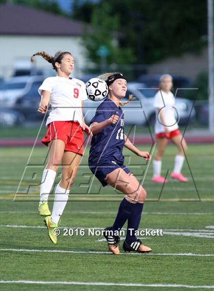 Thumbnail 1 in Aquinas vs Maize (KSHSAA 5A Semifinal) photogallery.