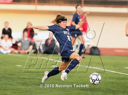 Thumbnail 2 in Aquinas vs Maize (KSHSAA 5A Semifinal) photogallery.