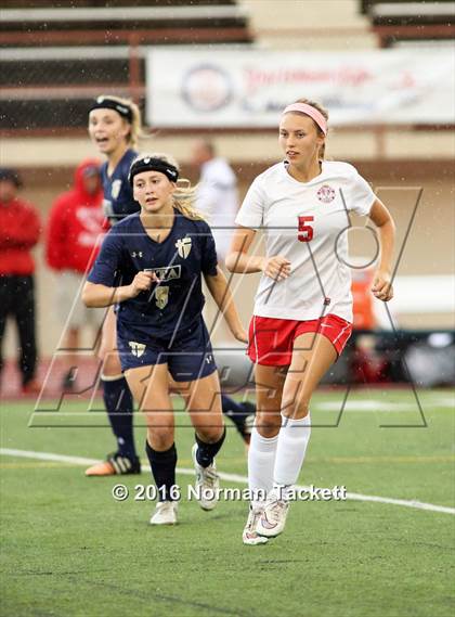 Thumbnail 2 in Aquinas vs Maize (KSHSAA 5A Semifinal) photogallery.