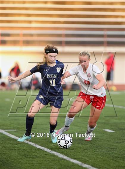 Thumbnail 3 in Aquinas vs Maize (KSHSAA 5A Semifinal) photogallery.