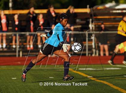 Thumbnail 3 in Aquinas vs Maize (KSHSAA 5A Semifinal) photogallery.