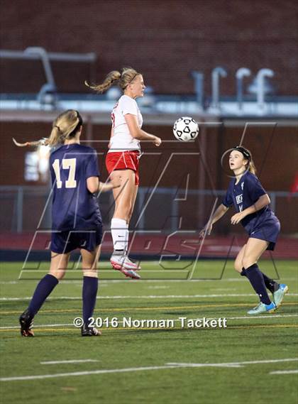 Thumbnail 3 in Aquinas vs Maize (KSHSAA 5A Semifinal) photogallery.