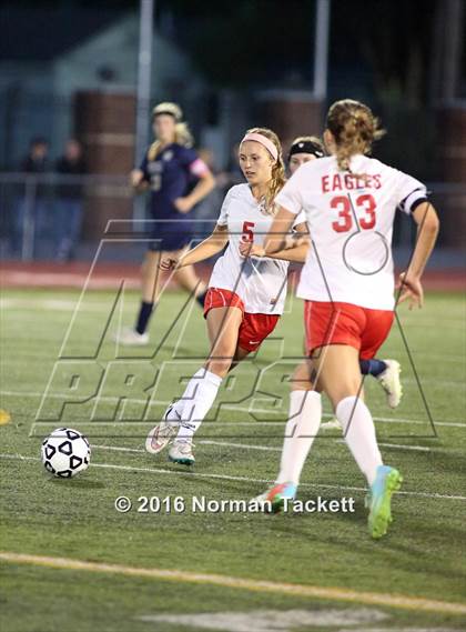 Thumbnail 1 in Aquinas vs Maize (KSHSAA 5A Semifinal) photogallery.