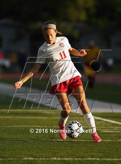 Thumbnail 3 in Aquinas vs Maize (KSHSAA 5A Semifinal) photogallery.