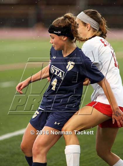 Thumbnail 1 in Aquinas vs Maize (KSHSAA 5A Semifinal) photogallery.