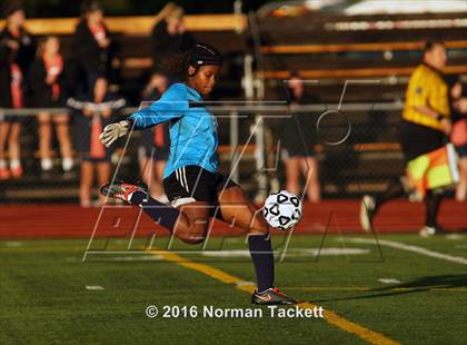 Thumbnail 1 in Aquinas vs Maize (KSHSAA 5A Semifinal) photogallery.