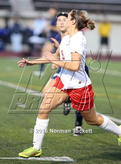 Thumbnail 2 in Aquinas vs Maize (KSHSAA 5A Semifinal) photogallery.