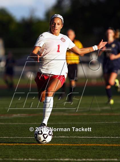 Thumbnail 3 in Aquinas vs Maize (KSHSAA 5A Semifinal) photogallery.