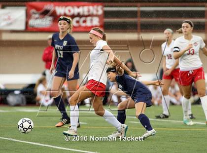 Thumbnail 1 in Aquinas vs Maize (KSHSAA 5A Semifinal) photogallery.