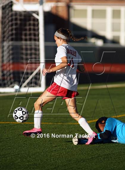 Thumbnail 1 in Aquinas vs Maize (KSHSAA 5A Semifinal) photogallery.