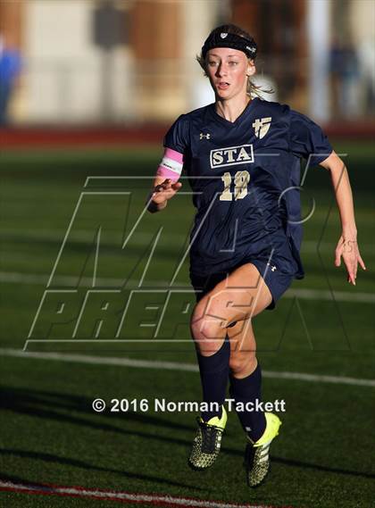 Thumbnail 2 in Aquinas vs Maize (KSHSAA 5A Semifinal) photogallery.