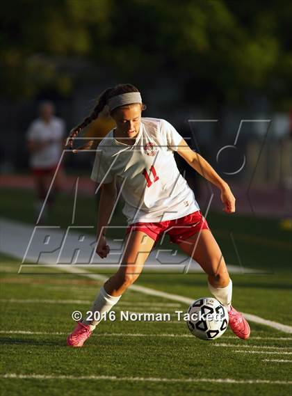 Thumbnail 1 in Aquinas vs Maize (KSHSAA 5A Semifinal) photogallery.