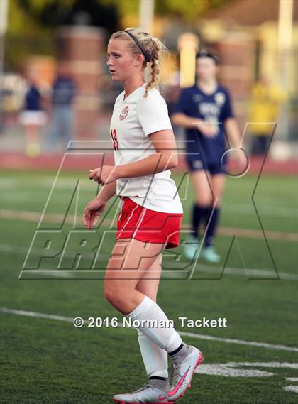 Thumbnail 2 in Aquinas vs Maize (KSHSAA 5A Semifinal) photogallery.