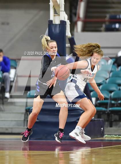 Thumbnail 2 in Grandview vs. Valor Christian (CHSAA 5A Final Four) photogallery.