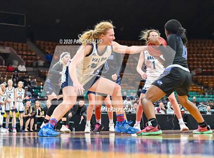 Thumbnail 2 in Grandview vs. Valor Christian (CHSAA 5A Final Four) photogallery.