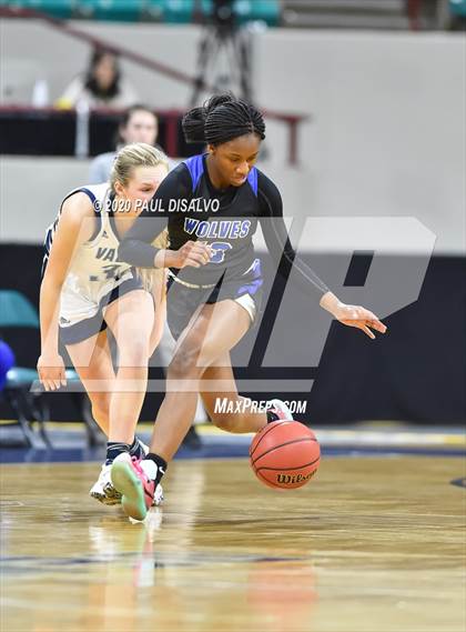 Thumbnail 1 in Grandview vs. Valor Christian (CHSAA 5A Final Four) photogallery.