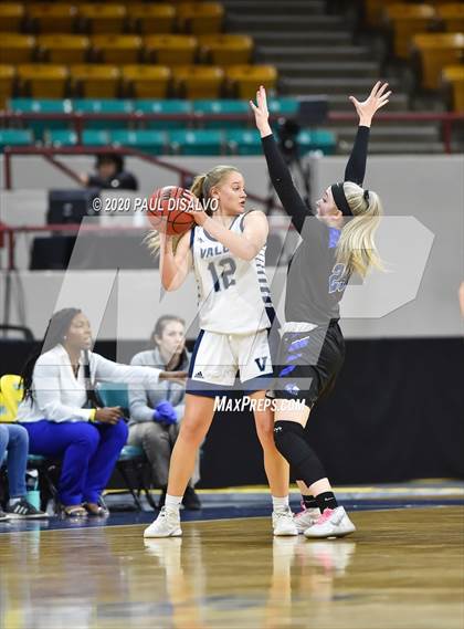 Thumbnail 1 in Grandview vs. Valor Christian (CHSAA 5A Final Four) photogallery.